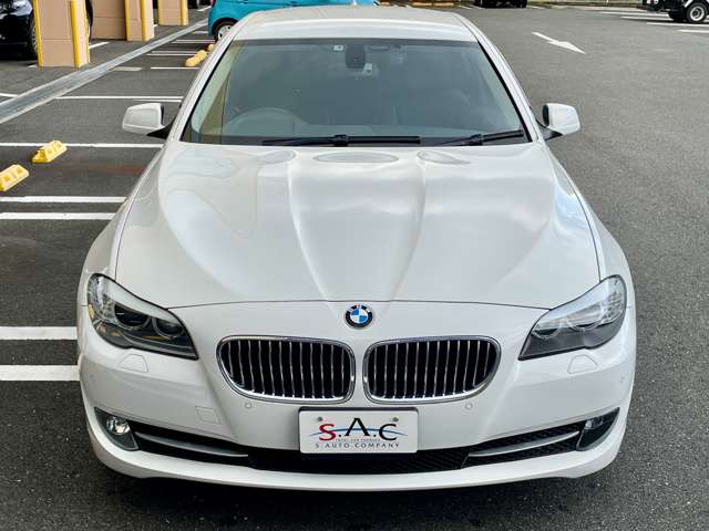 2011 BMW 5 Series – thumbnail 2