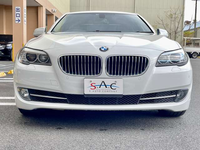2011 BMW 5 Series – thumbnail 3