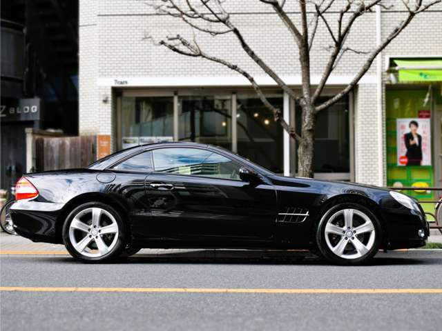 2010 Mercedes-Benz SL-Class – thumbnail 4