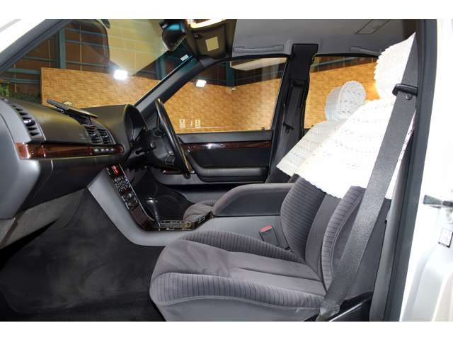 1995 Mercedes-Benz S-Class – thumbnail 3