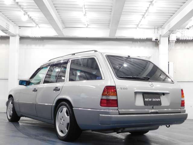 1995 Mercedes-Benz E-Class Wagon – thumbnail 2