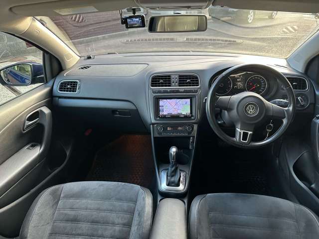 2011 Volkswagen Polo – thumbnail 2