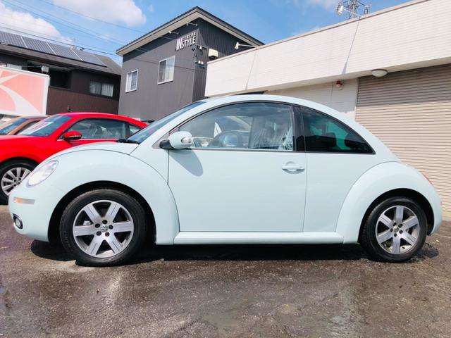 2006 Volkswagen New Beetle – thumbnail 4