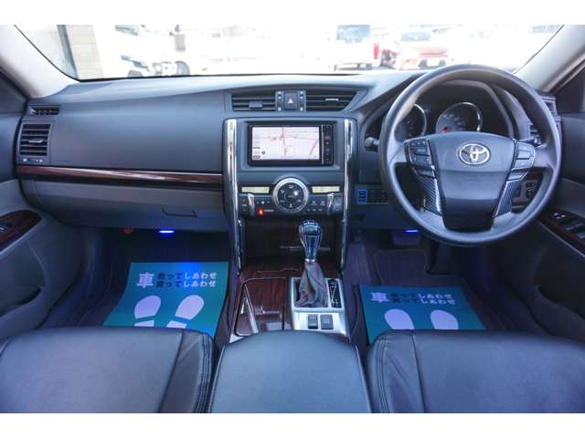 2009 Toyota Mark X – thumbnail 3