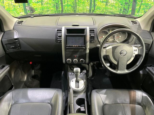 2010 Nissan X-Trail – thumbnail 2