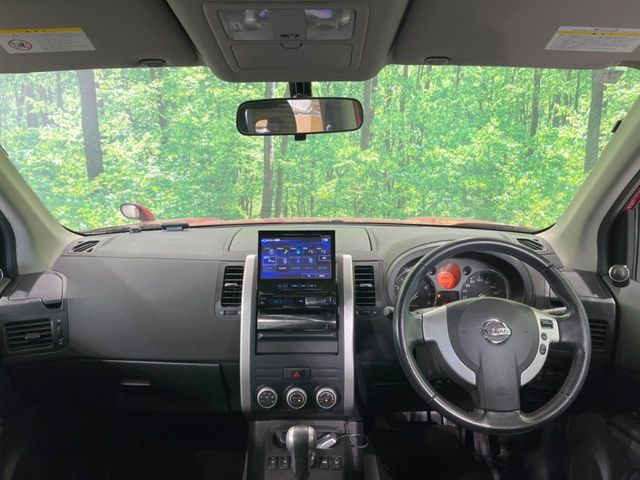 2010 Nissan X-Trail – thumbnail 2