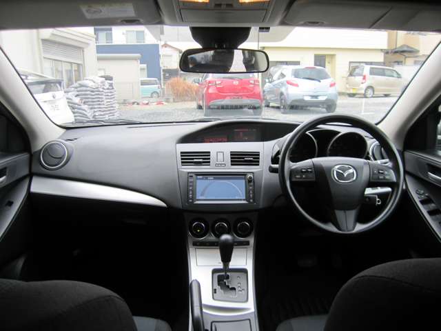 2011 Mazda Axela Sport – thumbnail 3