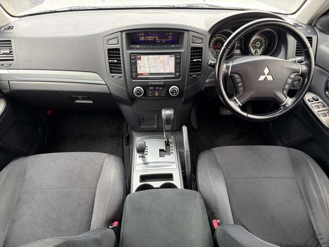 2007 Mitsubishi Pajero – thumbnail 3