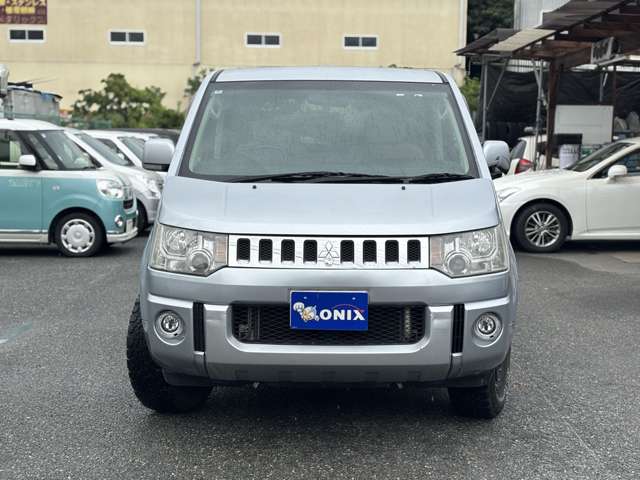2010 Mitsubishi Delica D:5 – thumbnail 2