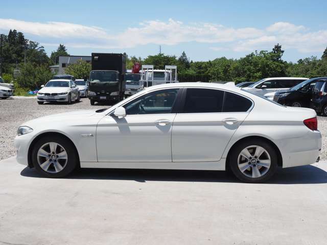 2011 BMW 5 Series – thumbnail 4