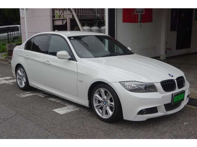 2011 BMW 3 Series – thumbnail 3