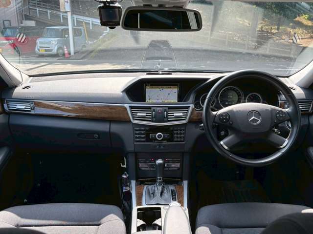 2011 Mercedes-Benz E-Class Wagon – thumbnail 4