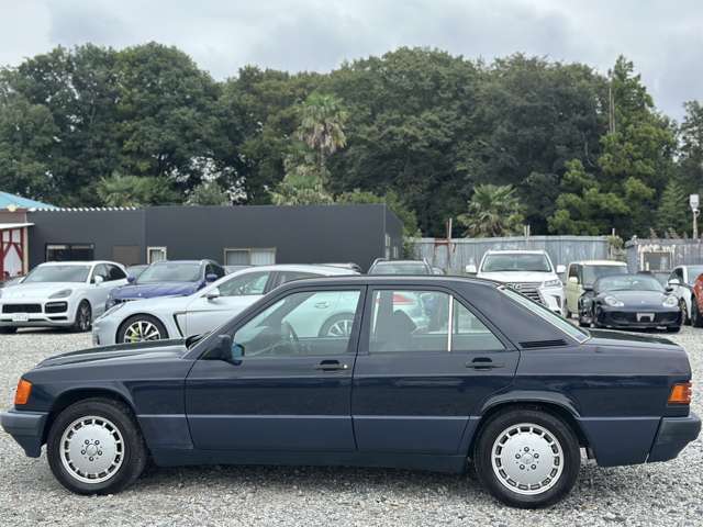 1992 Mercedes-Benz 190-Class – thumbnail 4