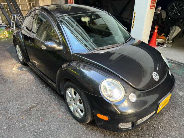 2004 Volkswagen New Beetle – thumbnail 4