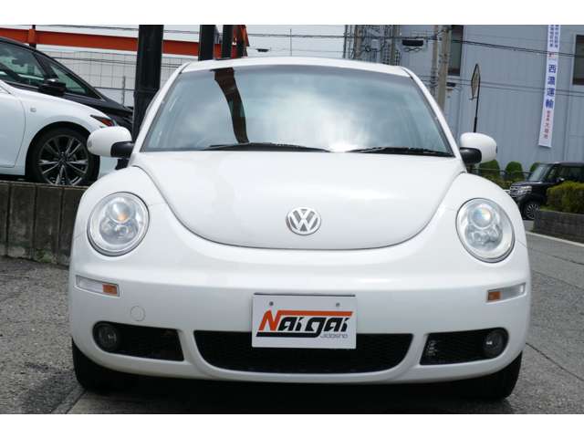2010 Volkswagen New Beetle – thumbnail 2