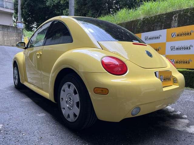 2005 Volkswagen New Beetle – thumbnail 4