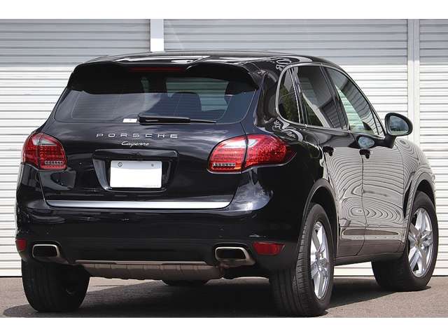 2010 Porsche Cayenne – thumbnail 2