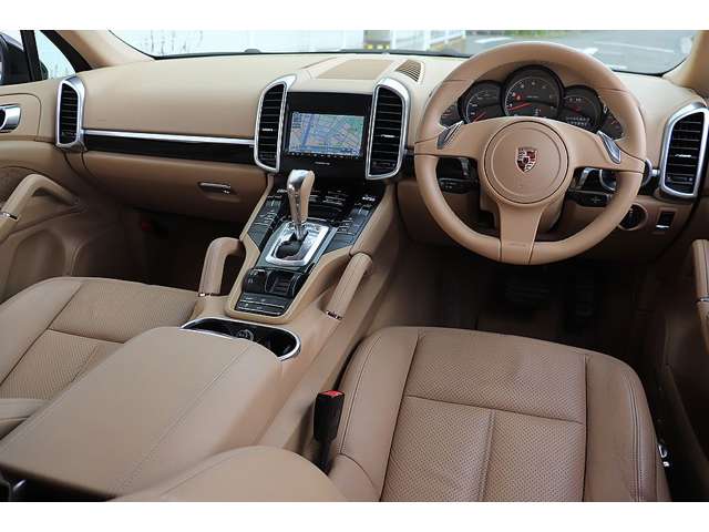 2010 Porsche Cayenne – thumbnail 3