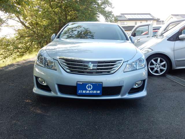 2010 Toyota Crown Hybrid – thumbnail 3