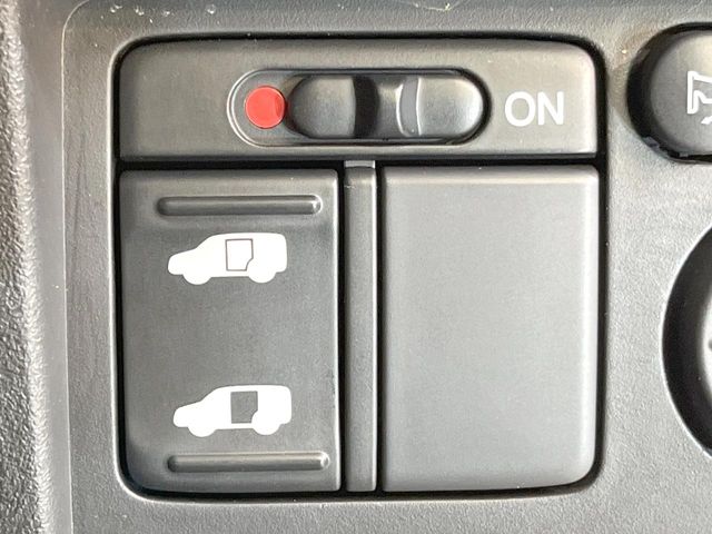 2010 Honda Freed Spike – thumbnail 3