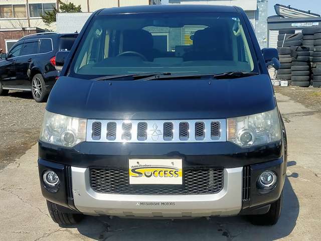 2011 Mitsubishi Delica D:5 – thumbnail 4