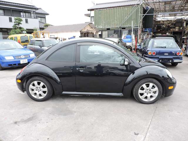 2003 Volkswagen New Beetle – thumbnail 4