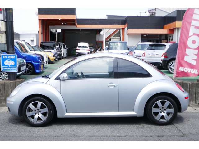 2005 Volkswagen New Beetle – thumbnail 3