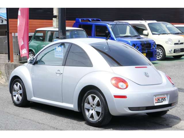 2005 Volkswagen New Beetle – thumbnail 4