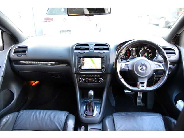2011 Volkswagen Golf – thumbnail 3