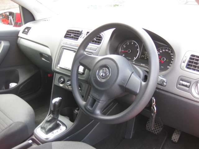 2011 Volkswagen Polo – thumbnail 2