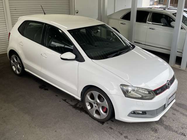 2011 Volkswagen Polo – thumbnail 2