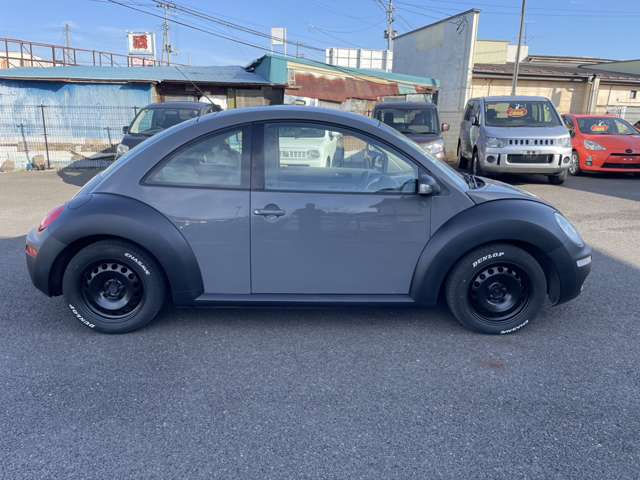 2006 Volkswagen New Beetle – thumbnail 4