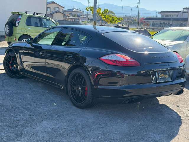 2009 Porsche Panamera – thumbnail 2