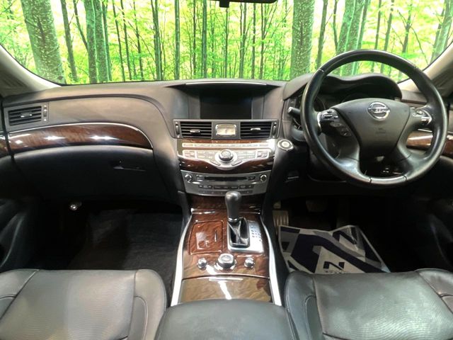 2010 Nissan Fuga – thumbnail 2