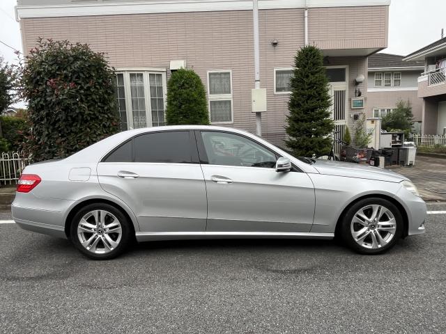 2010 Mercedes-Benz E-Class – thumbnail 3