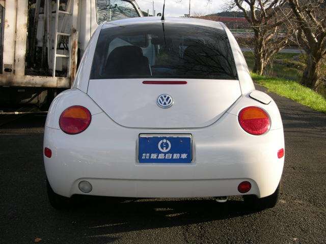 2000 Volkswagen New Beetle – thumbnail 3
