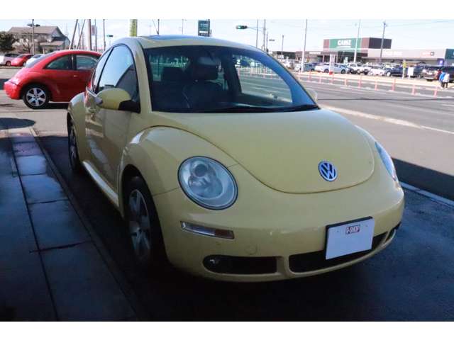 2008 Volkswagen New Beetle – thumbnail 2