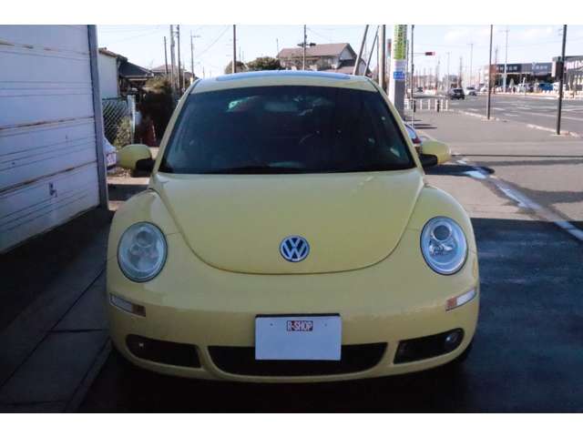 2008 Volkswagen New Beetle – thumbnail 3
