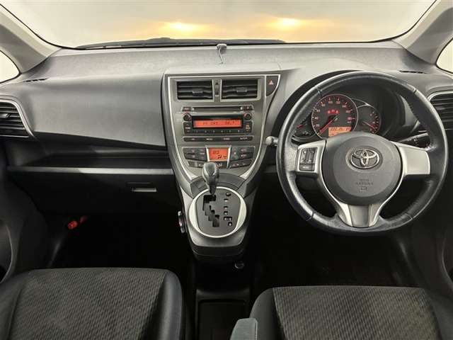 2011 Toyota Ractis – thumbnail 2