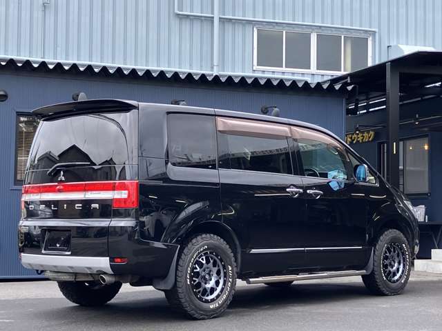 2011 Mitsubishi Delica D:5 – thumbnail 4