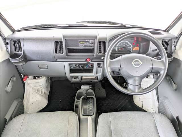 2010 Nissan Clipper – thumbnail 2