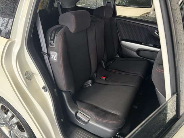2009 Honda Stream – thumbnail 4