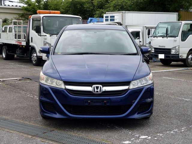 2011 Honda Stream – thumbnail 2