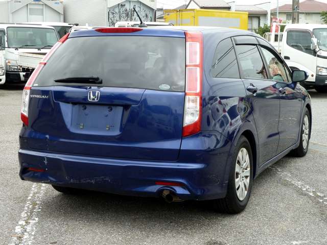 2011 Honda Stream – thumbnail 3