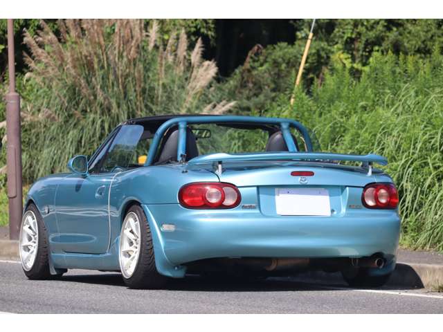 2000 Mazda Roadster – thumbnail 2