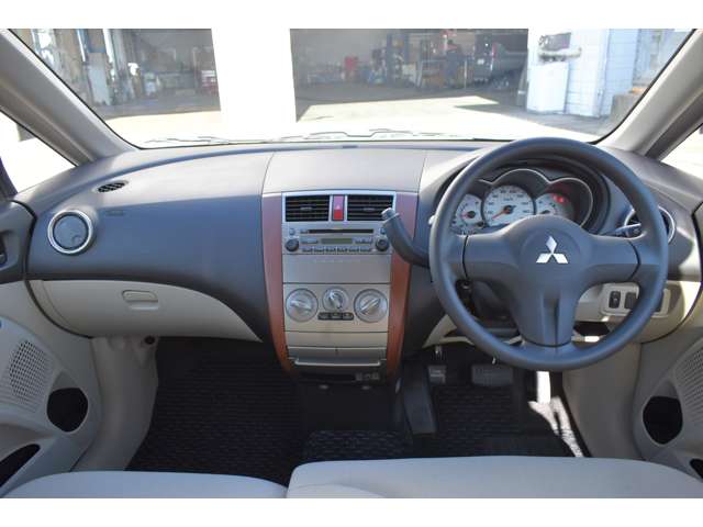 2006 Mitsubishi Colt – thumbnail 3