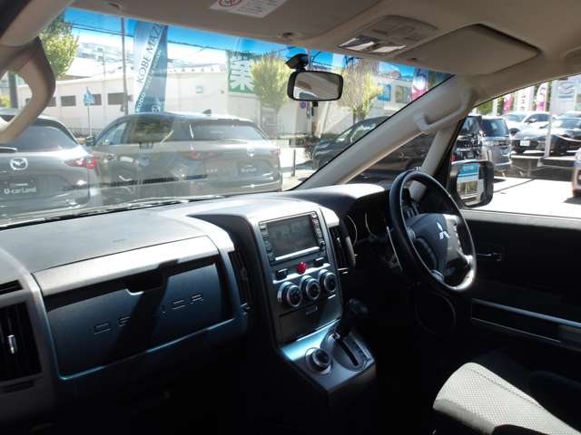 2009 Mitsubishi Delica D:5 – thumbnail 3