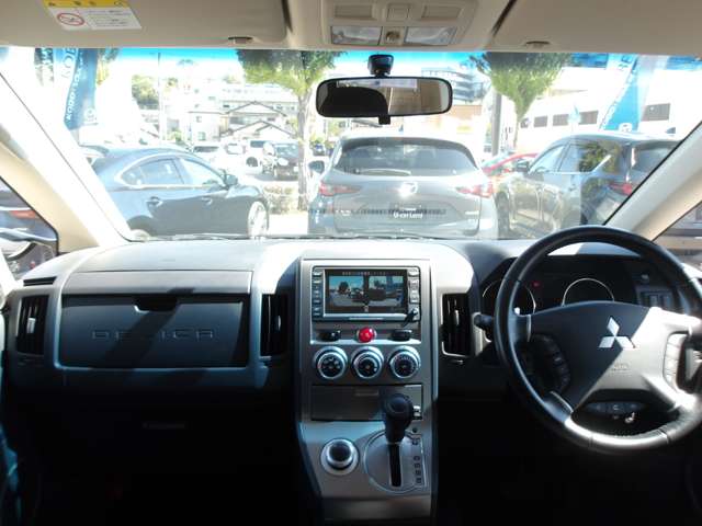 2009 Mitsubishi Delica D:5 – thumbnail 4