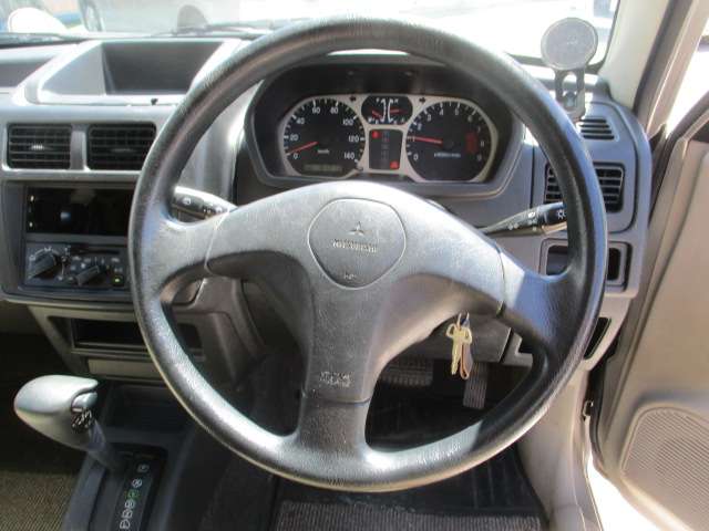 2004 Mitsubishi Pajero Mini – thumbnail 4