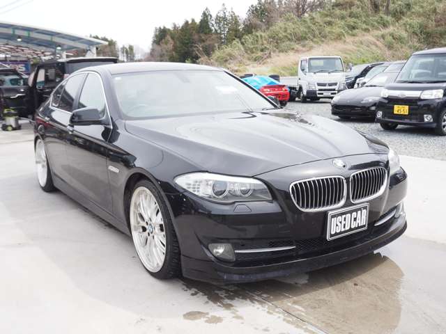 2011 BMW 5 Series – thumbnail 3